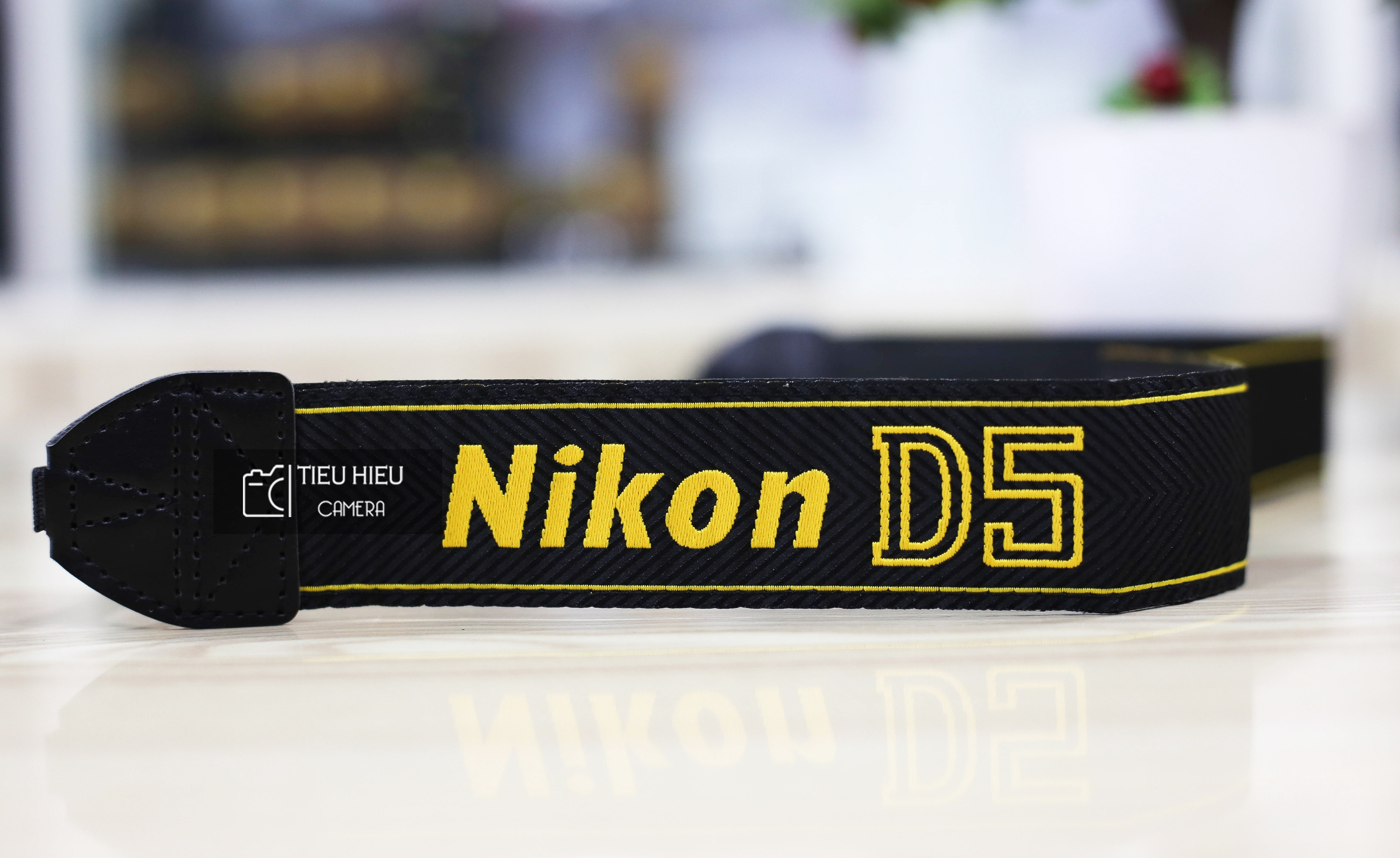 Dây đeo máy ảnh Nikon D5
