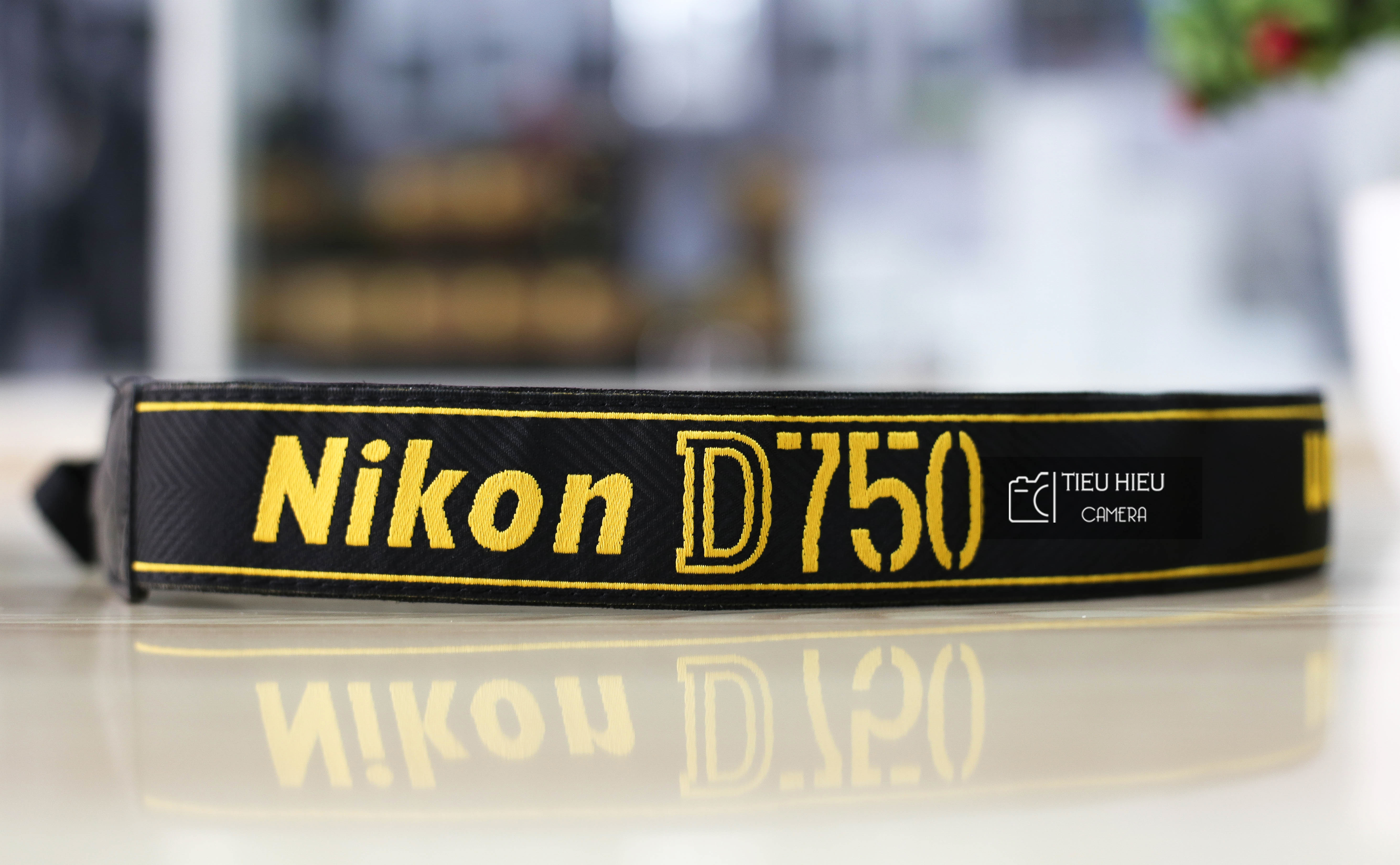 Dây đeo máy ảnh Nikon D750